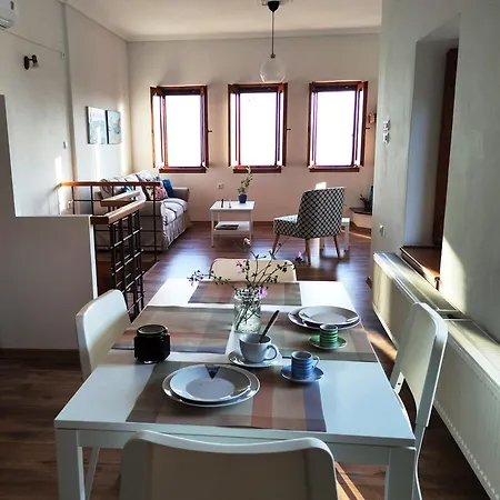 Sunlight Stonehouse * Afetai