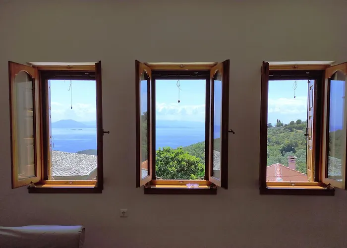 Sunlight Stonehouse Afétai